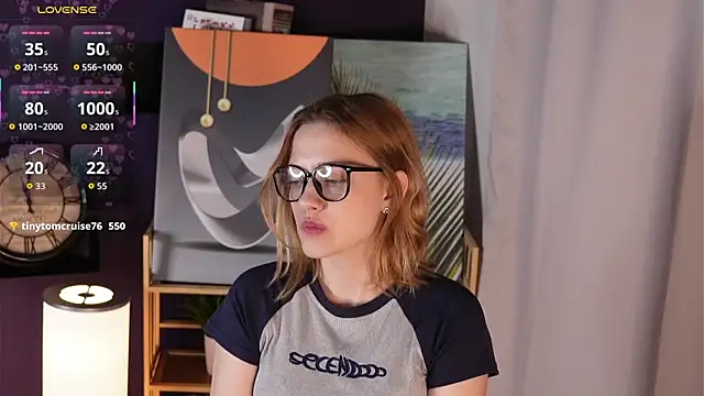 Snapshot of HollieCollelo chatting on September 28, 2025, 3:13 am HollieCollelo online show from September 28, 2025, 3:13 am