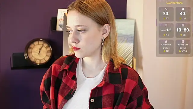 Snapshot of HollieCollelo chatting on October 8, 2025, 3:41 am HollieCollelo online show from October 8, 2025, 3:41 am