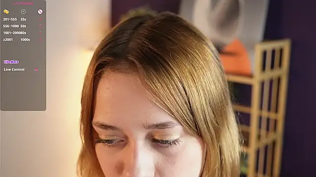 Snapshot of HollieCollelo chatting on September 12, 2025, 3:39 am HollieCollelo online show from September 12, 2025, 3:39 am