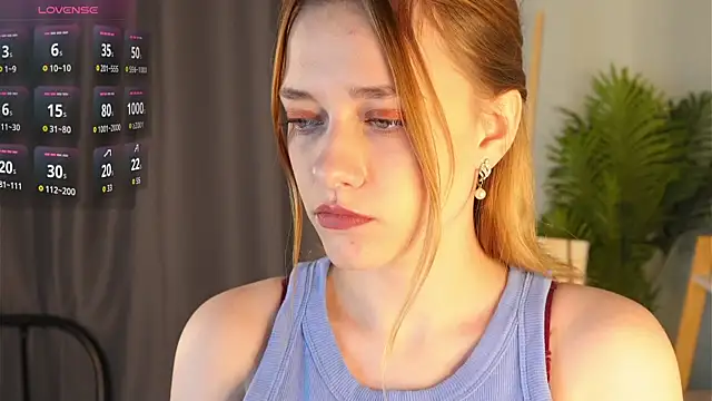 Snapshot of HollieCollelo chatting on November 29, 2025, 3:06 am HollieCollelo online show from November 29, 2025, 3:06 am