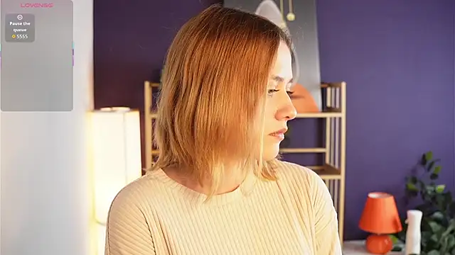 Snapshot of HollieCollelo chatting on September 13, 2025, 3:06 am HollieCollelo online show from September 13, 2025, 3:06 am