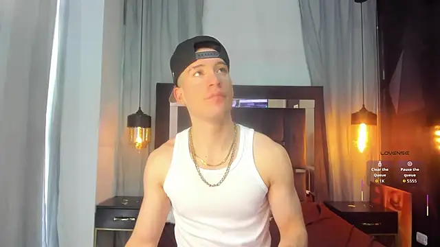 HunterHeat  online show from December 14, 2025, 6:02 pm