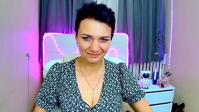 Snapshot of AvaSaturnian chatting on September 14, 2025, 6:14 am AvaSaturnian online show from September 14, 2025, 6:14 am