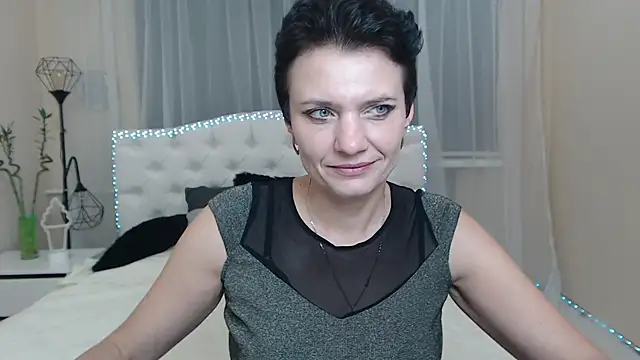 Snapshot of AvaSaturnian chatting on November 7, 2025, 1:26 pm AvaSaturnian online show from November 7, 2025, 1:26 pm