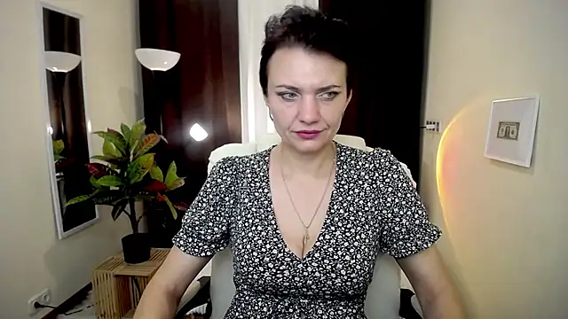 Snapshot of AvaSaturnian chatting on October 9, 2025, 12:28 pm AvaSaturnian online show from October 9, 2025, 12:28 pm