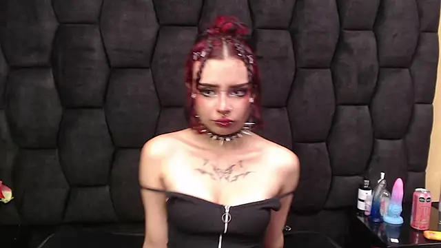 Sophie Jhoms online show from November 15, 2025, 4:49 am