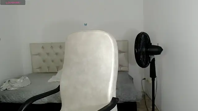 Snapshot of sasha_17_ chatting on November 4, 2025, 4:33 pm sasha 17 online show from November 4, 2025, 4:33 pm