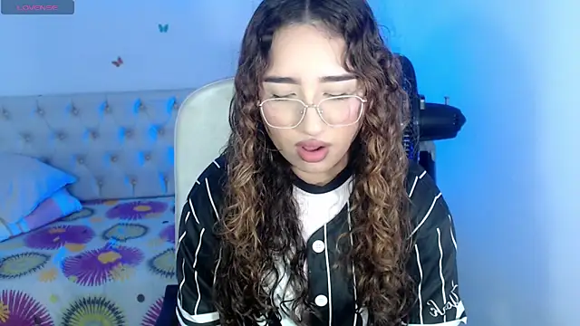 Snapshot of sasha_17_ chatting on September 15, 2025, 3:23 pm sasha 17 online show from September 15, 2025, 3:23 pm