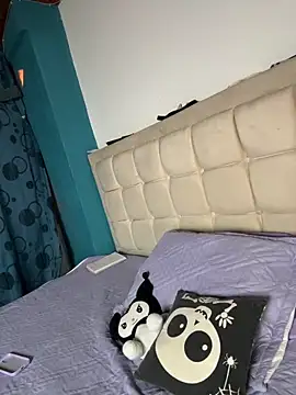 Michluxe 69 online show from February 6, 2026, 3:13 am