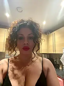 caramelandCurls online show from November 12, 2025, 10:19 am