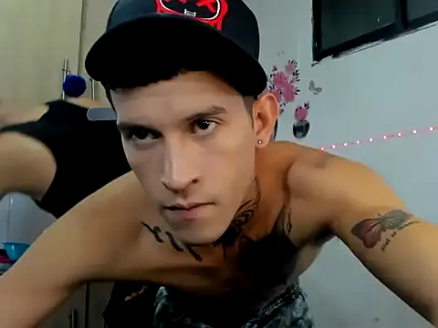 Snapshot of dilan_abraham12 chatting on October 15, 2025, 5:17 am dilan abraham12 online show from October 15, 2025, 5:17 am