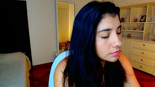 nina moen online show from November 11, 2025, 2:50 am