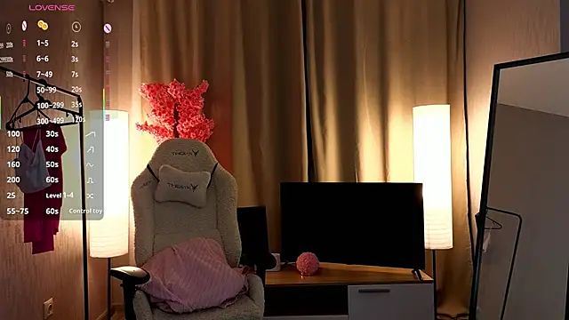 Pony Claid online show from October 19, 2025, 9:06 pm