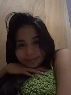 AngelHille online show from October 17, 2025, 4:53 pm