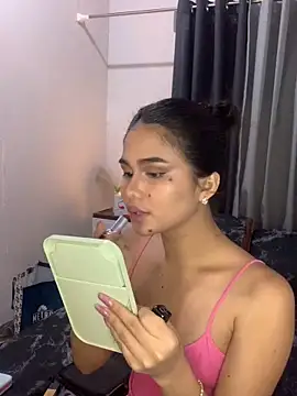 AngelHille online show from September 26, 2025, 4:47 pm