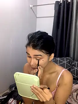 AngelHille online show from October 26, 2025, 6:19 pm