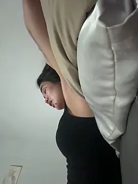 AngelHille online show from October 12, 2025, 3:57 pm