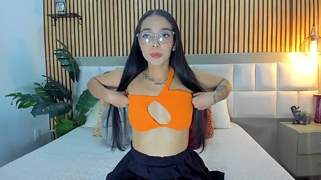 Roseaurora online show from January 14, 2026, 1:15 pm