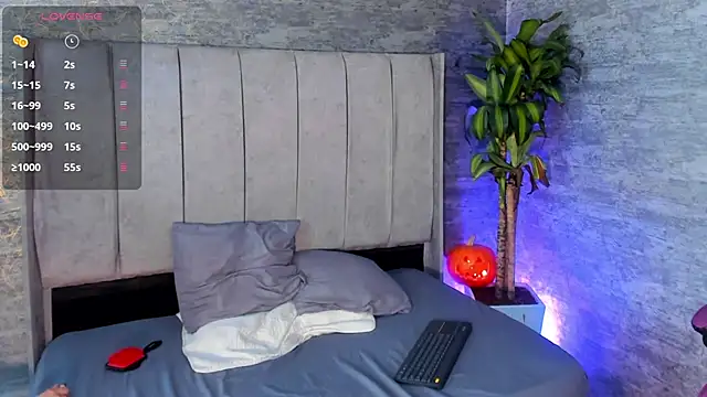 zorre  online show from October 31, 2025, 3:03 am