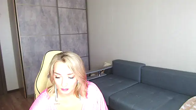 selenallen online show from September 24, 2025, 2:01 pm