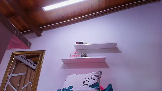 sweegirl69 online show from September 13, 2025, 11:54 am