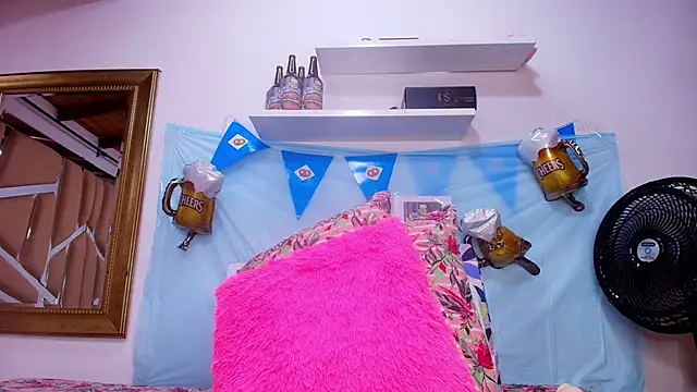 sweegirl69 online show from October 4, 2025, 12:28 pm