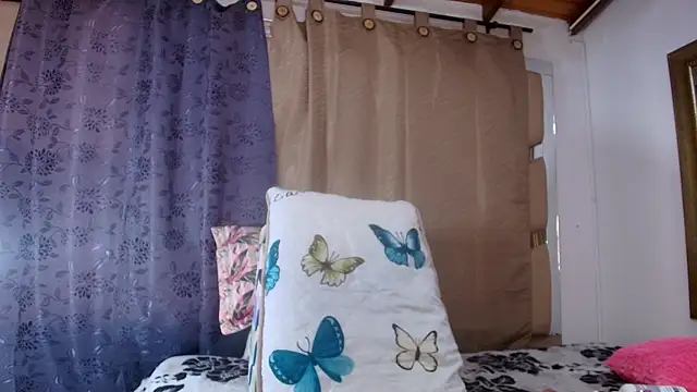 sweegirl69 online show from October 12, 2025, 12:06 pm