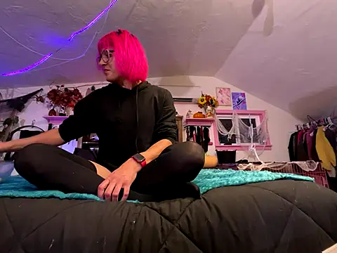 kinkycanner online show from November 13, 2025, 1:09 am