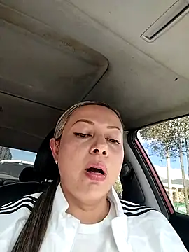 Madisson-04  online show from November 22, 2025, 7:02 pm