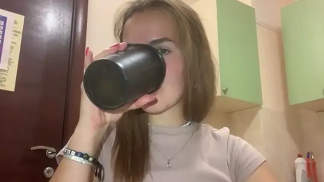 BunnyTiedeman online show from September 11, 2025, 5:35 pm