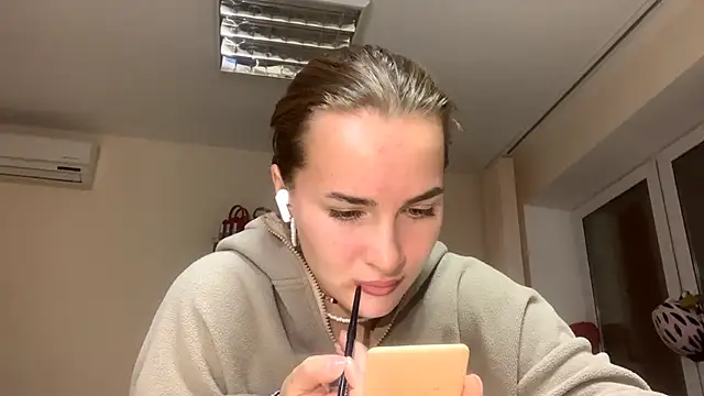 BunnyTiedeman online show from October 17, 2025, 3:14 pm