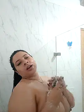 SophieCurves online show from October 5, 2025, 5:20 am