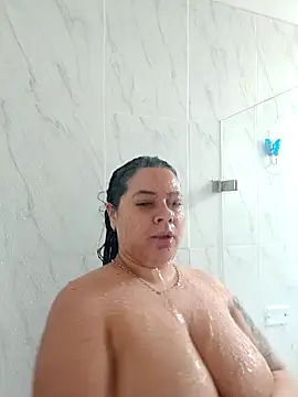 SophieCurves online show from October 4, 2025, 3:46 pm