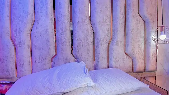 violet sm online show from September 28, 2025, 5:03 am