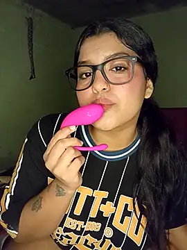 Cat Hot Party online show from October 3, 2025, 3:20 am