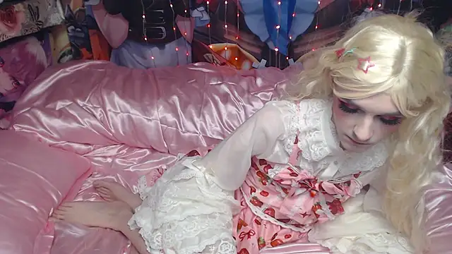 Snapshot of yutachka chatting on November 18, 2025, 10:45 pm yutachka online show from November 18, 2025, 10:45 pm