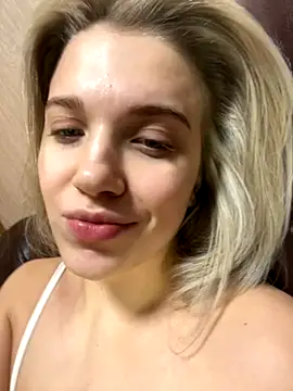 AlisaMyers online show from November 25, 2025, 7:47 pm