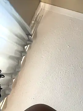 Moonzy77 online show from October 17, 2025, 12:51 pm