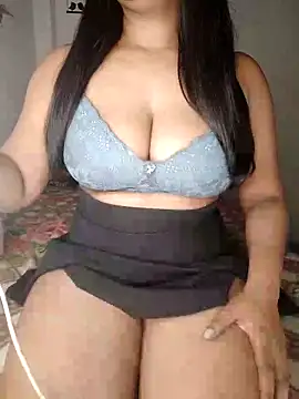 Snapshot of Riya_Malik chatting on November 22, 2025, 12:32 am Riya Malik online show from November 22, 2025, 12:32 am