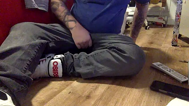 edger4lif3 online show from September 13, 2025, 8:09 pm