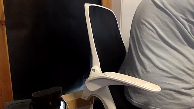 edger4lif3 online show from September 23, 2025, 6:37 pm