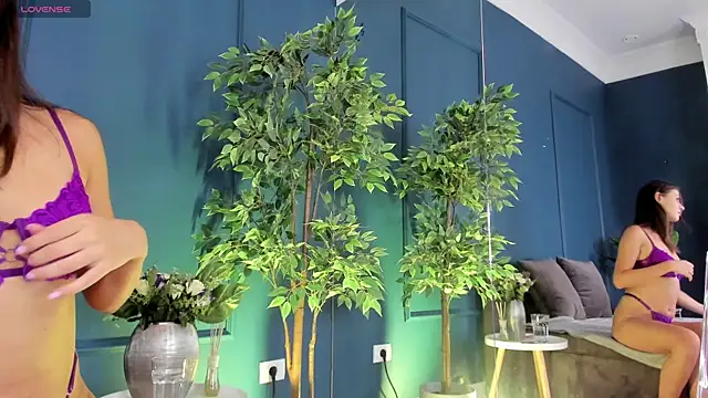 TifannyRay online show from September 9, 2025, 5:28 am