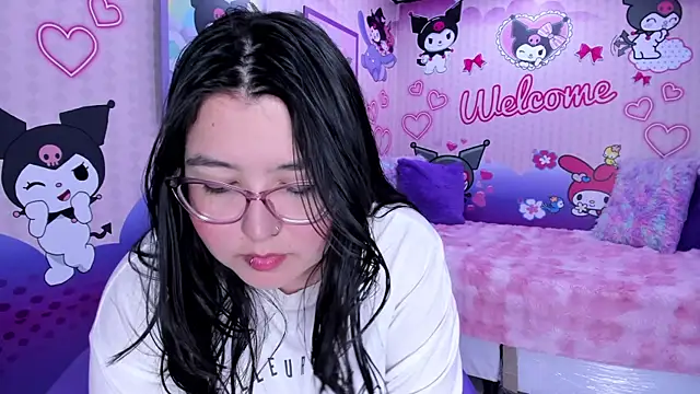 Snapshot of Dulce_meow chatting on December 17, 2025, 11:37 am Dulce meow online show from December 17, 2025, 11:37 am