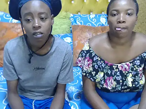 SweetSlenderChoc online show from February 15, 2026, 7:35 pm