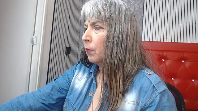 Snapshot of linda__mature chatting on October 6, 2025, 11:55 am linda mature online show from October 6, 2025, 11:55 am