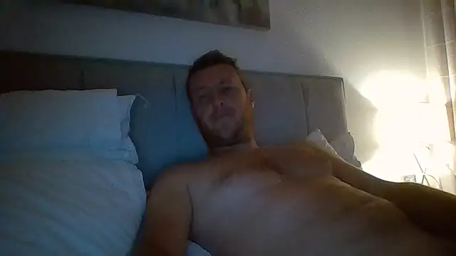 Snapshot of Londonlad818 chatting on May 29, 2026, 8:48 pm Londonlad818 online show from May 29, 2026, 8:48 pm