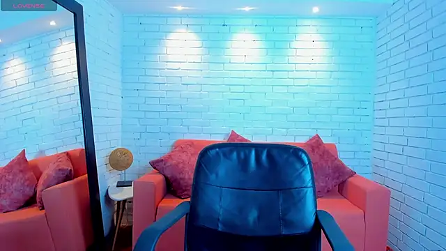 sofiapalacioss online show from September 25, 2025, 8:04 pm