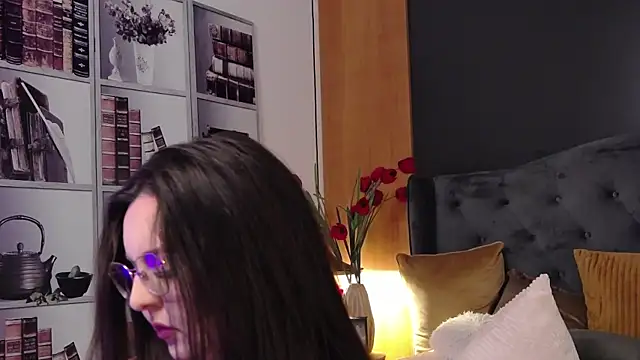 Mia Swano online show from October 17, 2025, 9:38 pm