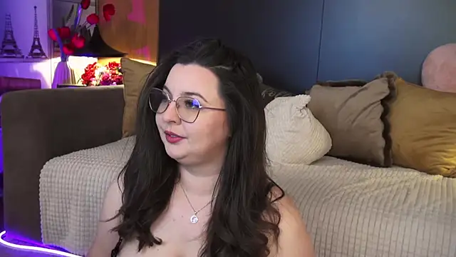 Mia Swano online show from April 3, 2026, 1:23 am