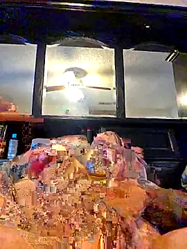 Kwillie online show from April 17, 2026, 7:38 pm